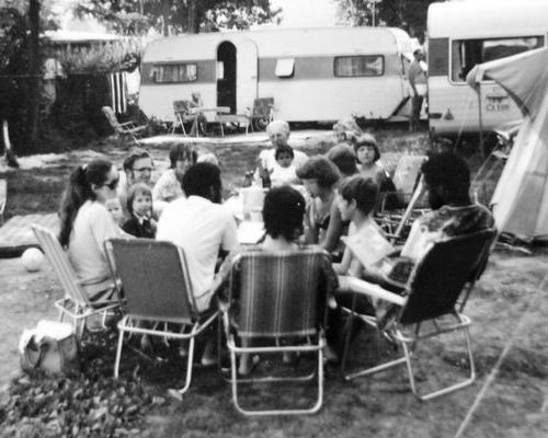 Familientreffen der Familie Eiche in den 70er Jahren auf dem Camping Kirchzarten